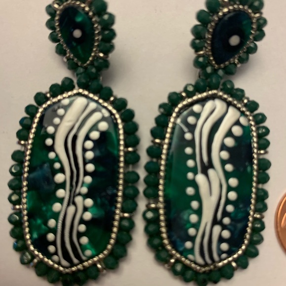 Hand painted dark green and white resin earrings - Picture 2 of 2